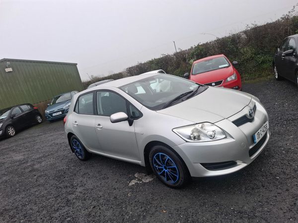 Toyota Auris Hatchback, Petrol, 2008, Silver