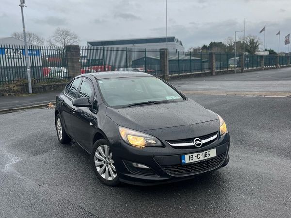 Opel Astra Saloon, Petrol, 2013, Black