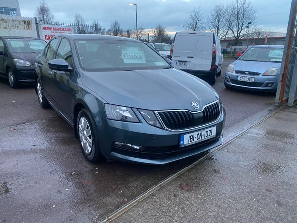 Skoda Octavia Saloon, Petrol, 2018, Grey