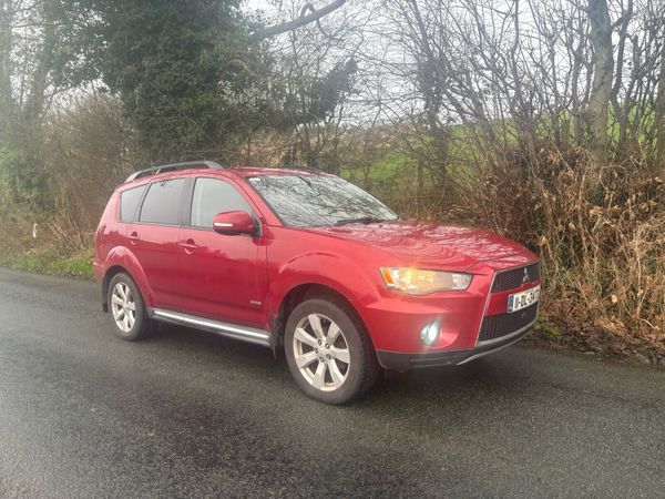 Mitsubishi Outlander SUV, Diesel, 2011, Red