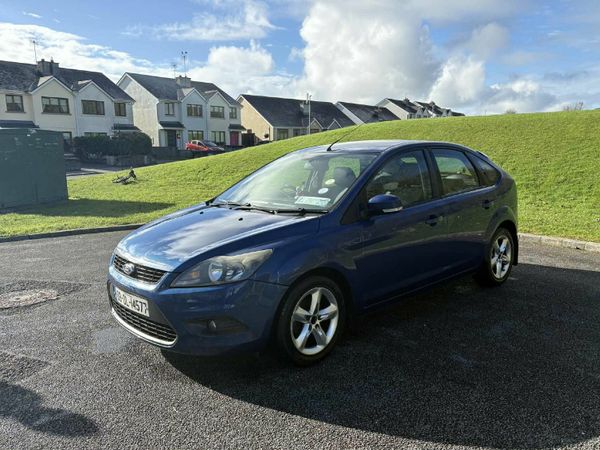 Ford Focus Hatchback, Petrol, 2009, Blue