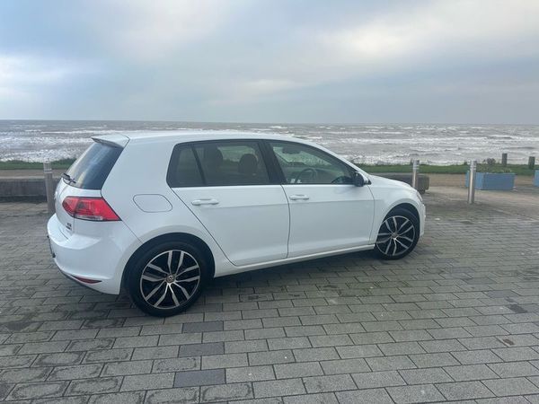 Volkswagen Golf Hatchback, Petrol, 2015, White
