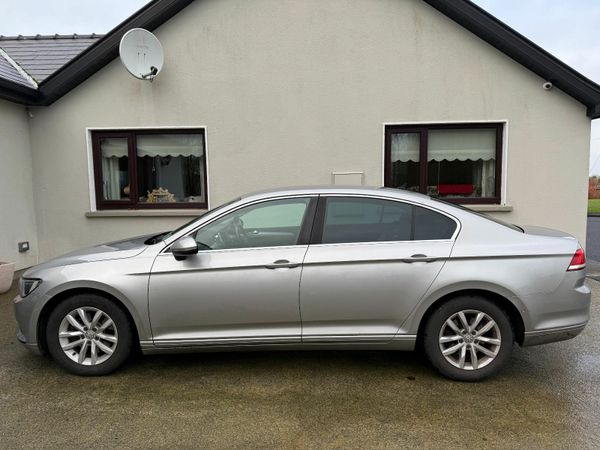 Volkswagen Passat Saloon, Diesel, 2016, Silver