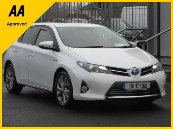 Toyota Auris MPV, Petrol Hybrid, 2015, White
