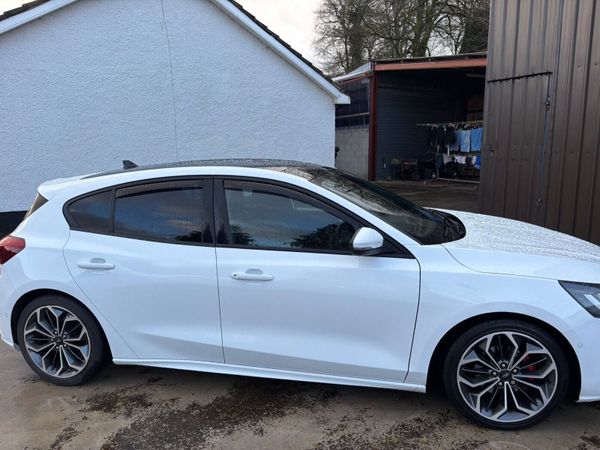 Ford Focus Hatchback, Diesel, 2022, White