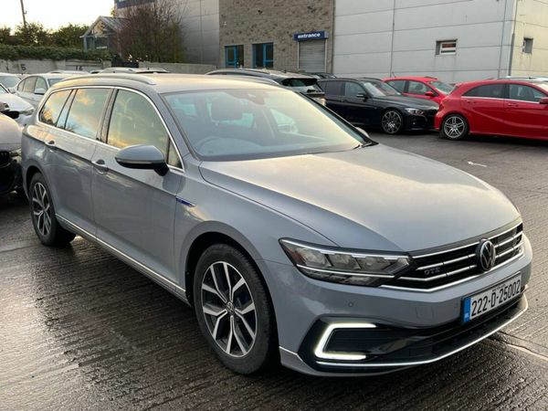 Volkswagen Passat Estate, Petrol Plug-in Hybrid, 2022, Grey