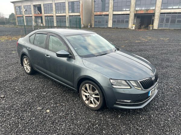 Skoda Octavia Hatchback, Diesel, 2018, Grey