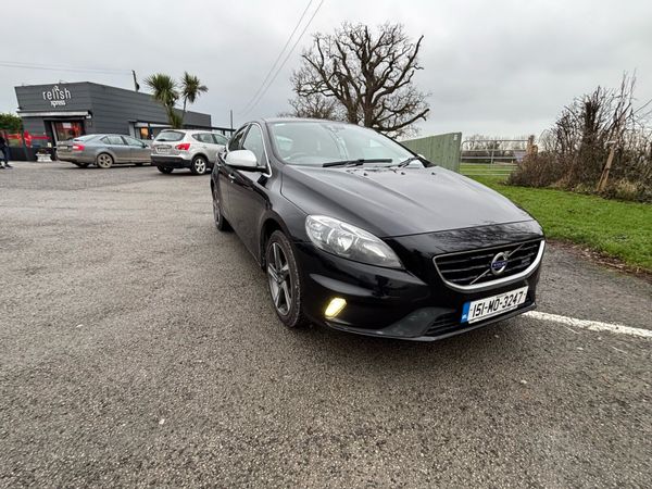 Volvo V40 Hatchback, Diesel, 2015, Black