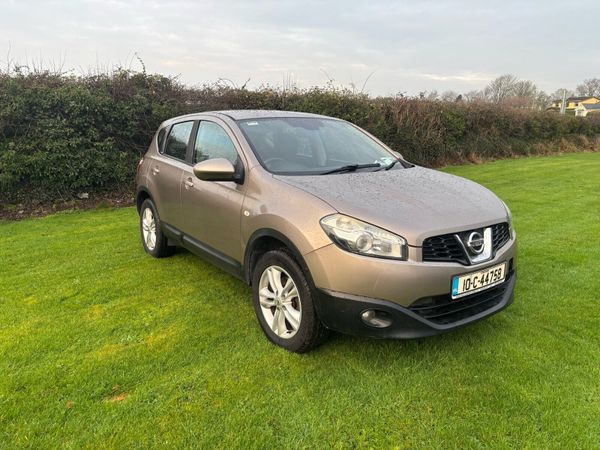 Nissan Qashqai Hatchback, Diesel, 2010, Beige