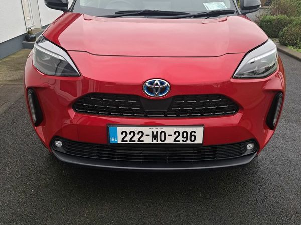 Toyota Yaris Cross Hatchback, Petrol Hybrid, 2022, Red