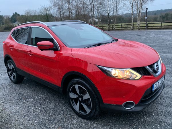 Nissan Qashqai SUV, Diesel, 2017, Red