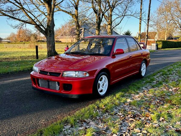 Mitsubishi Lancer Saloon, Petrol, 1994, Red