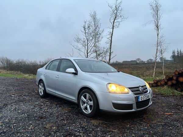 Volkswagen Jetta Saloon, Diesel, 2010, Silver