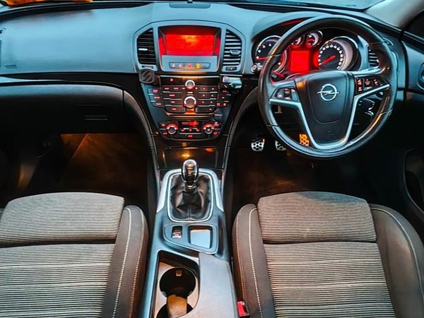 Opel Insignia Hatchback, Petrol, 2011, Grey