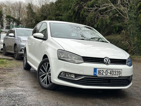 Volkswagen Polo Hatchback, Petrol, 2016, White