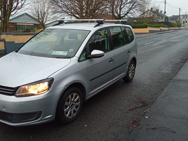 Volkswagen Touran MPV, Diesel, 2012, Silver
