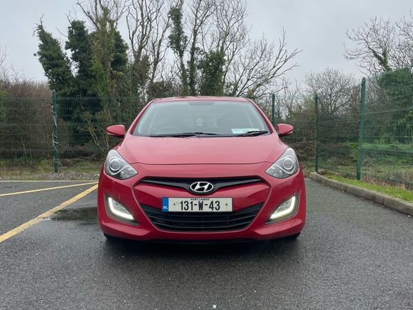 Hyundai i30 Hatchback, Diesel, 2013, Red