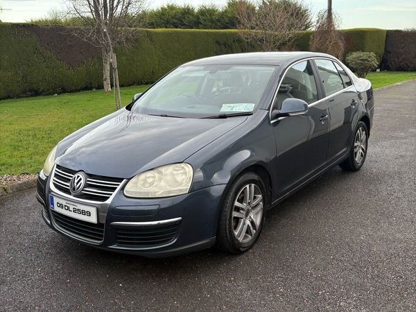 Volkswagen Jetta Saloon, Diesel, 2009, Blue