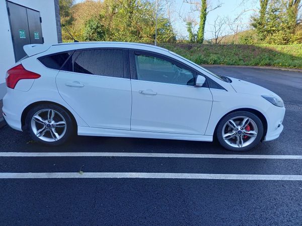 Ford Focus Hatchback, Diesel, 2013, White