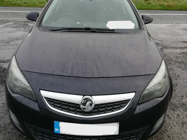 Vauxhall Astra Hatchback, Diesel, 2010, Black