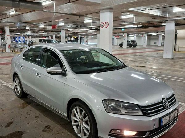 Volkswagen Passat Saloon, Diesel, 2011, Silver