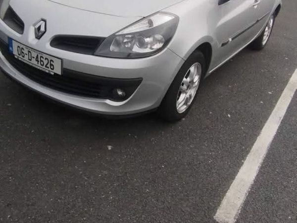 Renault Clio Hatchback, Petrol, 2006, Silver