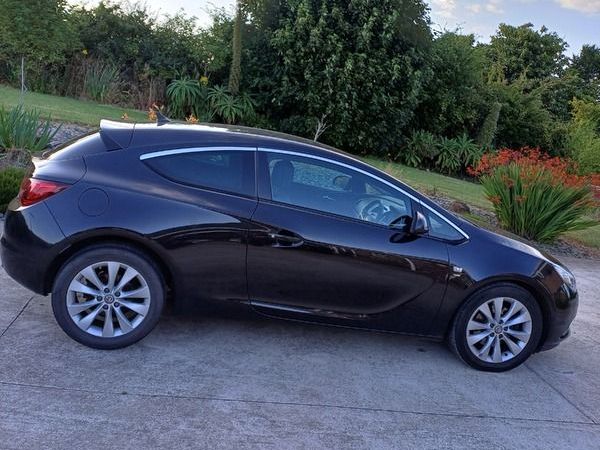 Vauxhall Astra Hatchback, Diesel, 2016, Black