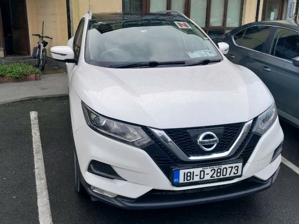 Nissan Qashqai MPV, Petrol, 2018, White