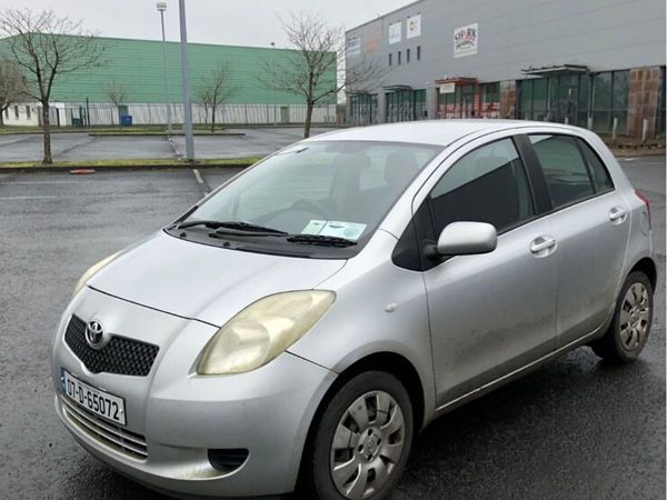 Toyota Yaris Hatchback, Petrol, 2007, Silver