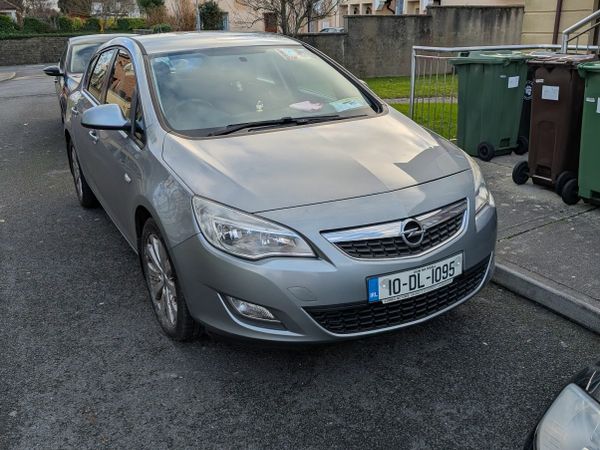 Opel Astra Hatchback, Diesel, 2010, Silver