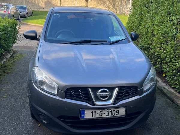 Nissan Qashqai Hatchback, Diesel, 2011, Grey