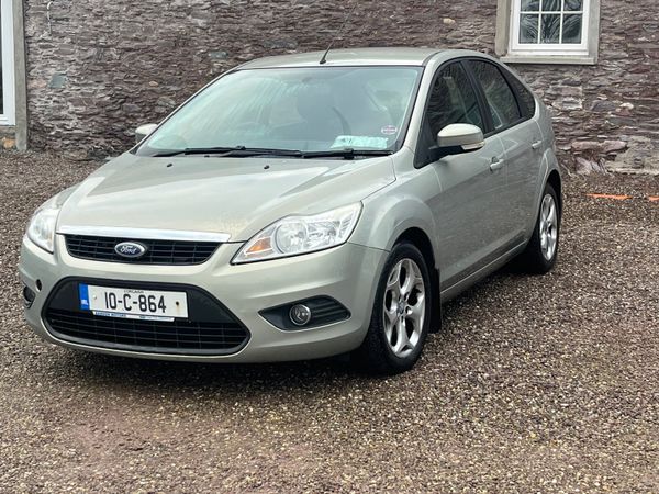 Ford Focus Hatchback, Diesel, 2010, Gold