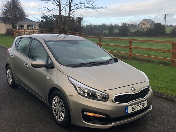 Kia Ceed Hatchback, Petrol, 2016, Silver