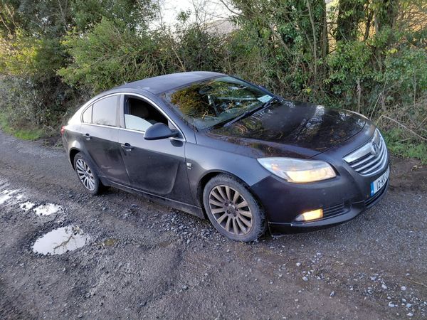 Vauxhall Insignia Hatchback, Diesel, 2012, Black