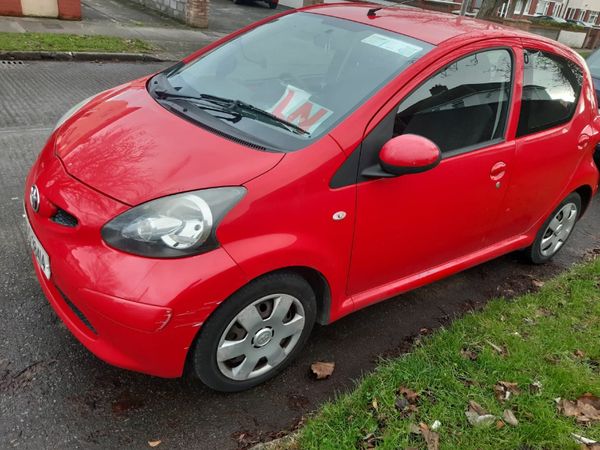 Toyota Aygo Hatchback, Petrol, 2008, Red