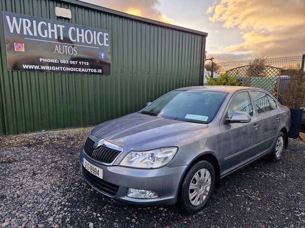 Skoda Octavia Hatchback, Petrol, 2012, Grey