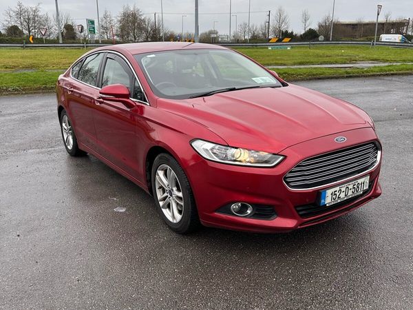 Ford Mondeo Hatchback, Diesel, 2015, Red