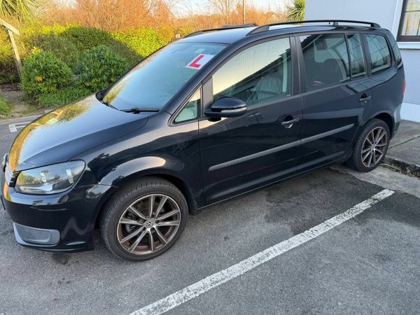 Volkswagen Touran MPV, Petrol, 2013, Black