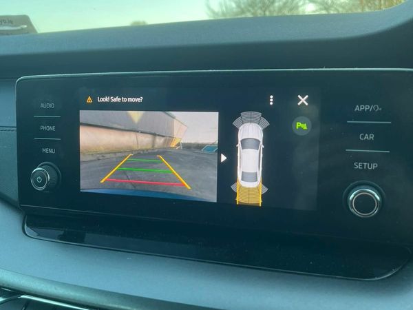 Skoda Octavia Saloon, Diesel, 2023, Blue