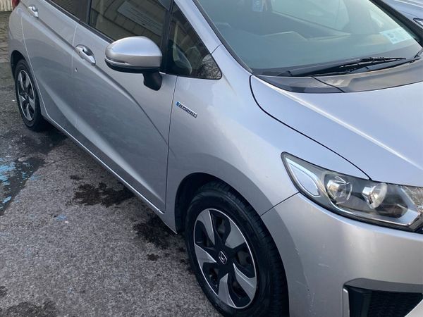 Honda Fit Hatchback, Petrol Hybrid, 2016, Silver