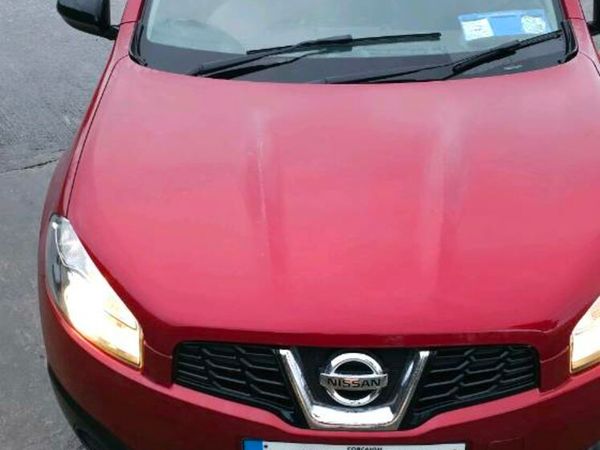 Nissan Qashqai MPV, Diesel, 2013, Red