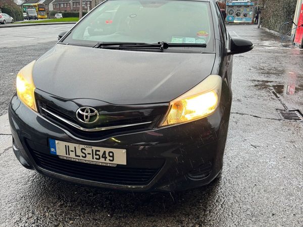 Toyota Yaris Hatchback, Petrol, 2011, Black