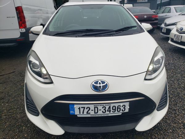 Toyota Aqua Hatchback, Petrol Hybrid, 2017, White