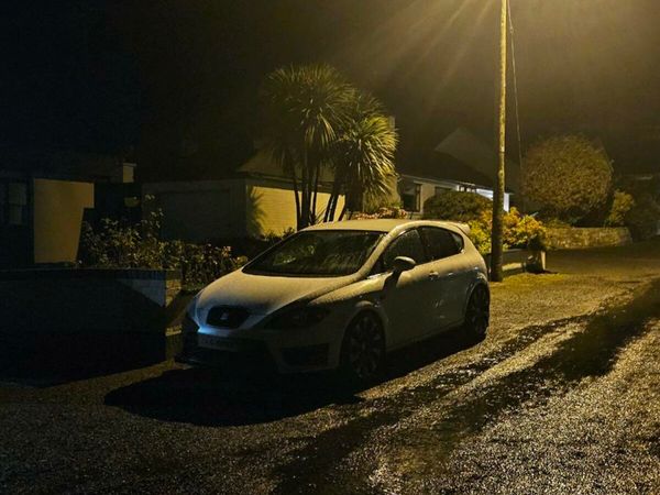 SEAT Leon Hatchback, Diesel, 2011, White