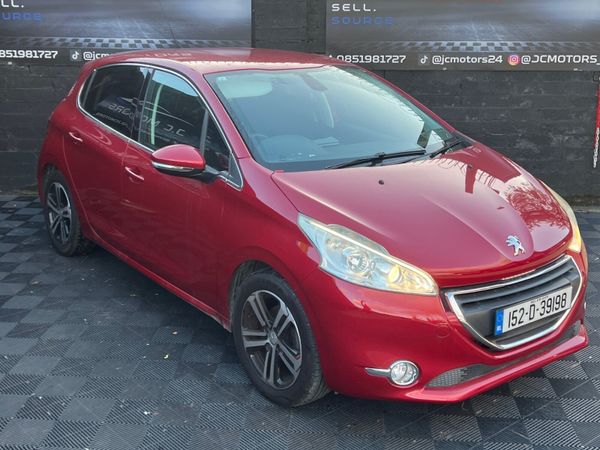 Peugeot 208 Hatchback, Petrol, 2015, Red