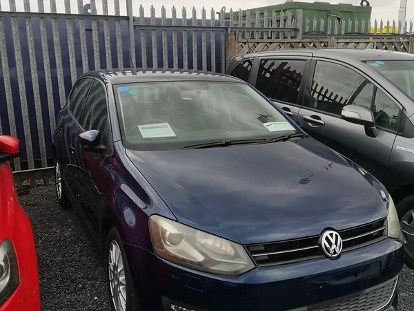 Volkswagen Polo Hatchback, Petrol, 2011, Blue