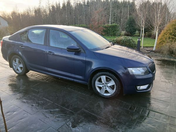 Skoda Octavia Saloon, Diesel, 2014, Blue