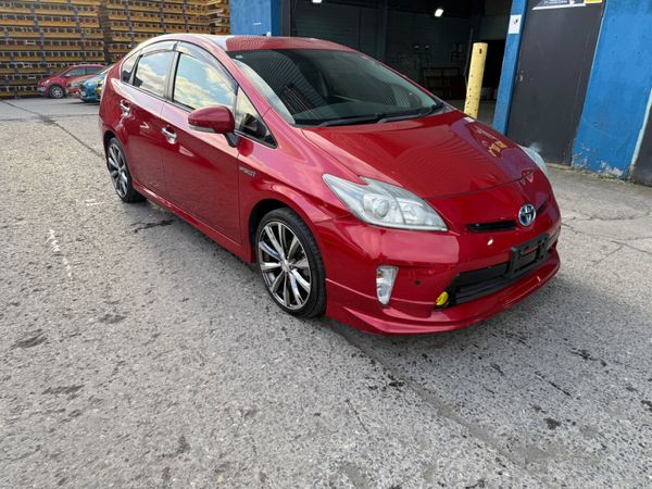 Toyota Prius Hatchback, Petrol Hybrid, 2012, Red