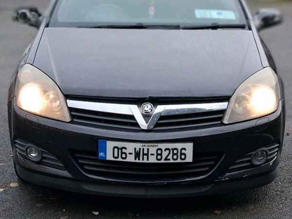Vauxhall Astra Hatchback, Petrol, 2006, Black