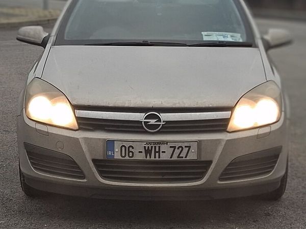 Opel Astra Hatchback, Petrol, 2006, Yellow